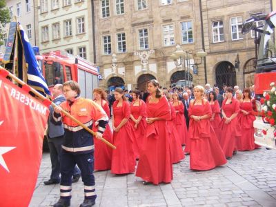 Die Ehrendamen waren auch zum Gottesdienst anwesend.