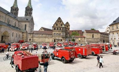 Der Blick auf den Domplatz mit den „roten Farbtupfern“